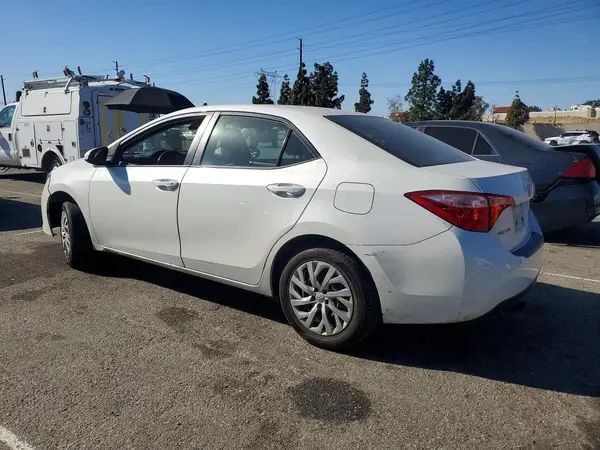 5YFBURHE1KP917040 2019 TOYOTA COROLLA - Image 2
