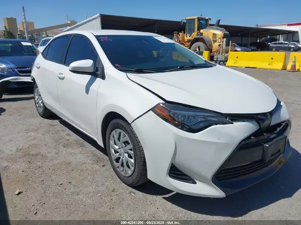 5YFBURHE1KP918172 2019 TOYOTA COROLLA - Image 1