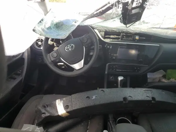 5YFBURHE1KP920620 2019 TOYOTA COROLLA - Image 8