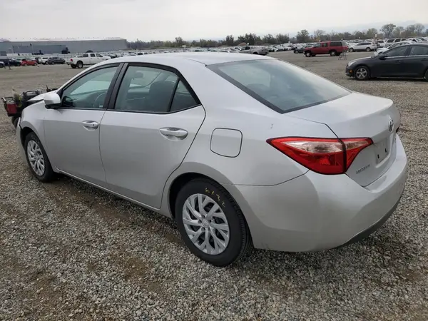 5YFBURHE1KP928703 2019 TOYOTA COROLLA - Image 2