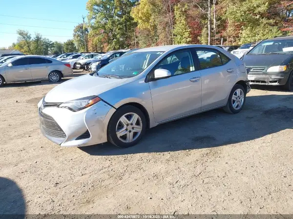 5YFBURHE1KP929009 2019 TOYOTA COROLLA - Image 2