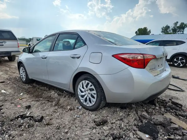 5YFBURHE1KP929060 2019 TOYOTA COROLLA - Image 2