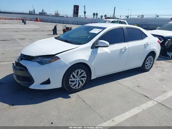5YFBURHE1KP931195 2019 TOYOTA COROLLA - Image 2