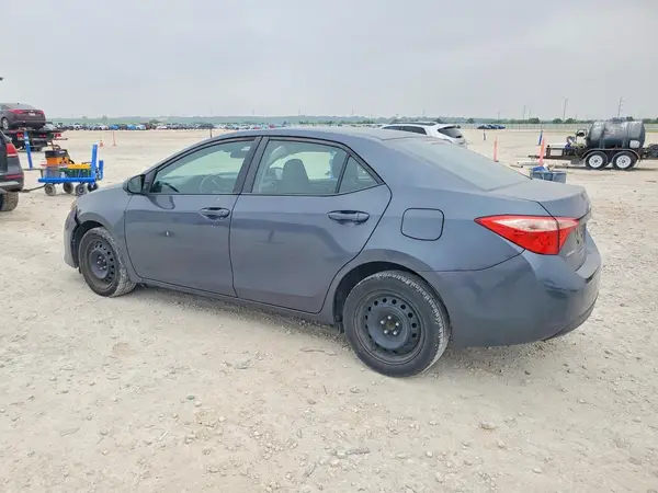 5YFBURHE1KP934985 2019 TOYOTA COROLLA - Image 2
