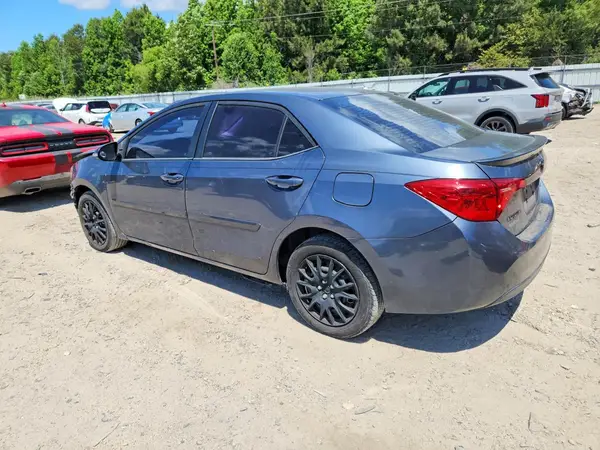 5YFBURHE1KP935523 2019 TOYOTA COROLLA - Image 2