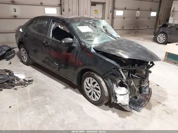 5YFBURHE1KP940527 2019 TOYOTA COROLLA - Image 1