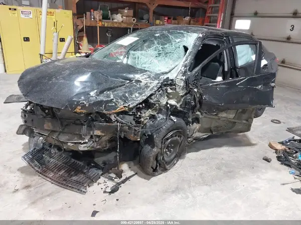 5YFBURHE1KP940527 2019 TOYOTA COROLLA - Image 2