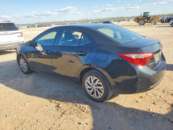 5YFBURHE1KP944951 2019 TOYOTA COROLLA - Image 2