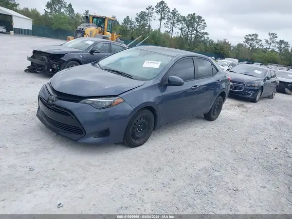 5YFBURHE1KP947817 2019 TOYOTA COROLLA - Image 2