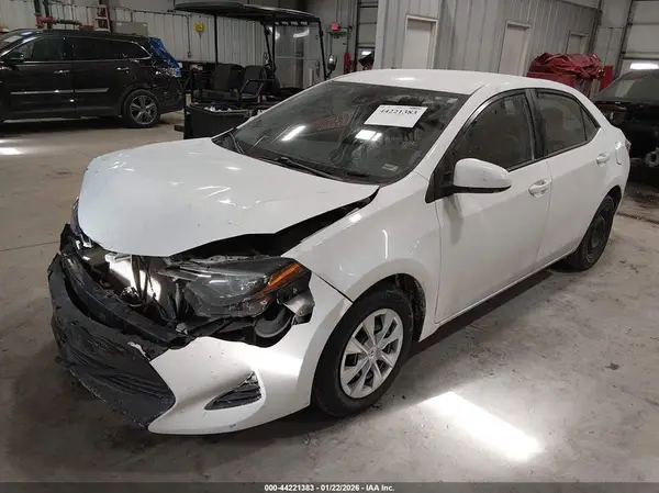 5YFBURHE1KP949891 2019 TOYOTA COROLLA - Image 2