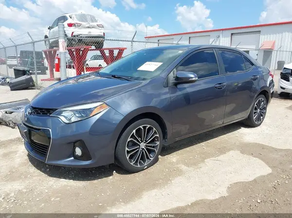 5YFBURHE2GP366513 2016 TOYOTA COROLLA - Image 2