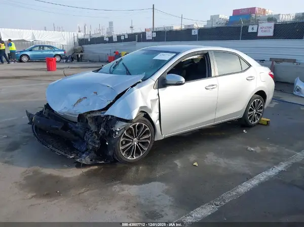 5YFBURHE2GP369637 2016 TOYOTA COROLLA - Image 2
