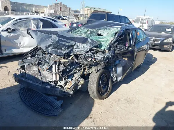 5YFBURHE2GP382484 2016 TOYOTA COROLLA - Image 2
