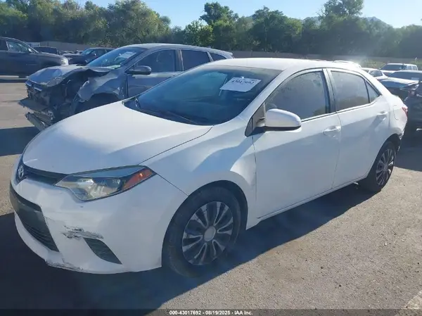 5YFBURHE2GP382551 2016 TOYOTA COROLLA - Image 2