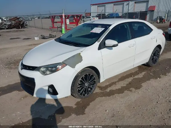 5YFBURHE2GP389144 2016 TOYOTA COROLLA - Image 2