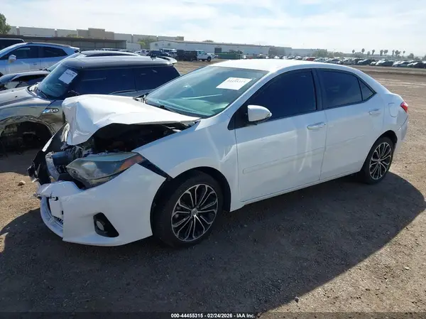 5YFBURHE2GP393744 2016 TOYOTA COROLLA - Image 2