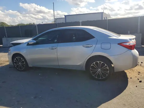 5YFBURHE2GP394649 2016 TOYOTA COROLLA - Image 2