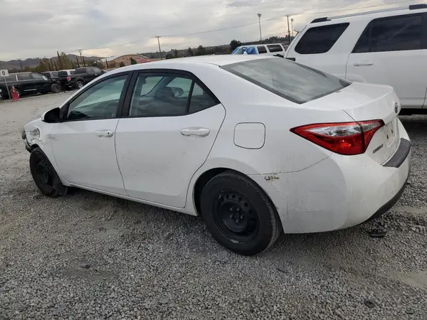 5YFBURHE2GP395588 2016 TOYOTA COROLLA - Image 2
