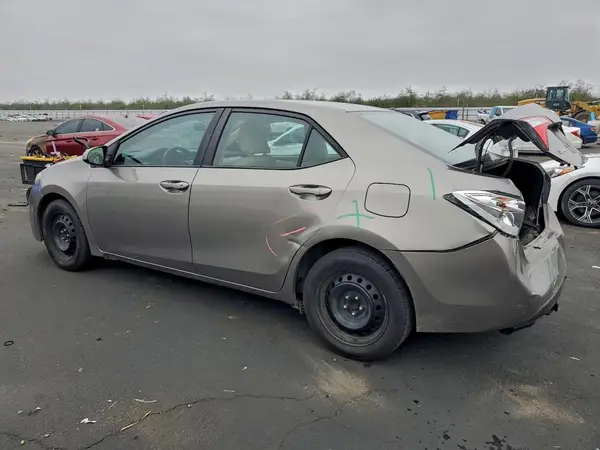 5YFBURHE2GP398975 2016 TOYOTA COROLLA - Image 2