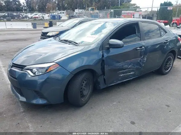 5YFBURHE2GP401910 2016 TOYOTA COROLLA - Image 2