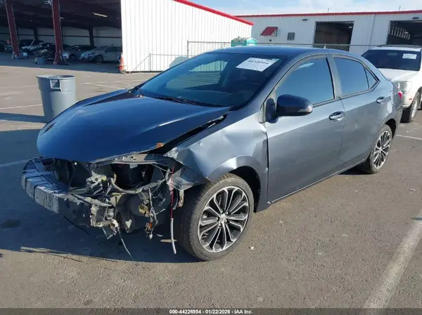 5YFBURHE2GP403849 2016 TOYOTA COROLLA - Image 2