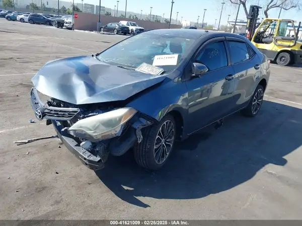 5YFBURHE2GP411076 2016 TOYOTA COROLLA - Image 2