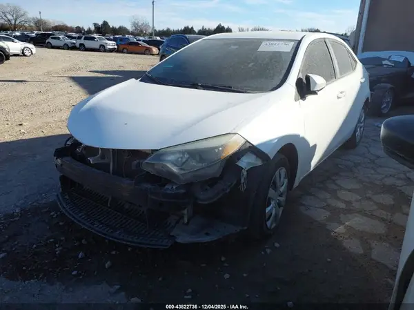 5YFBURHE2GP411191 2016 TOYOTA COROLLA - Image 2