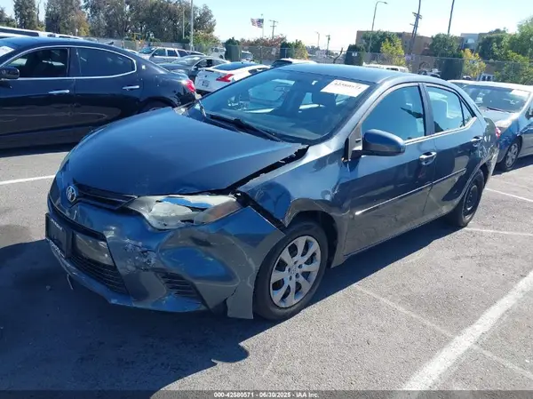 5YFBURHE2GP411921 2016 TOYOTA COROLLA - Image 2
