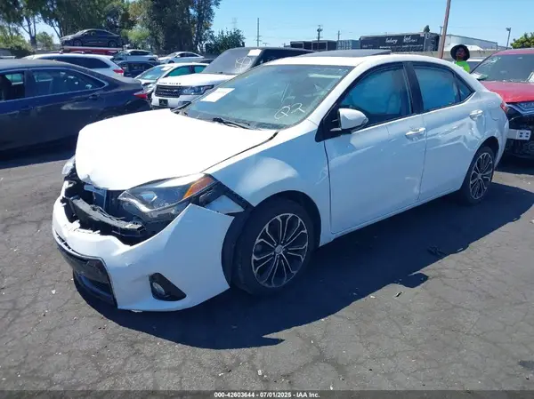 5YFBURHE2GP412079 2016 TOYOTA COROLLA - Image 2
