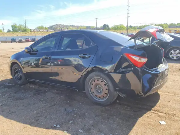 5YFBURHE2GP413863 2016 TOYOTA COROLLA - Image 2