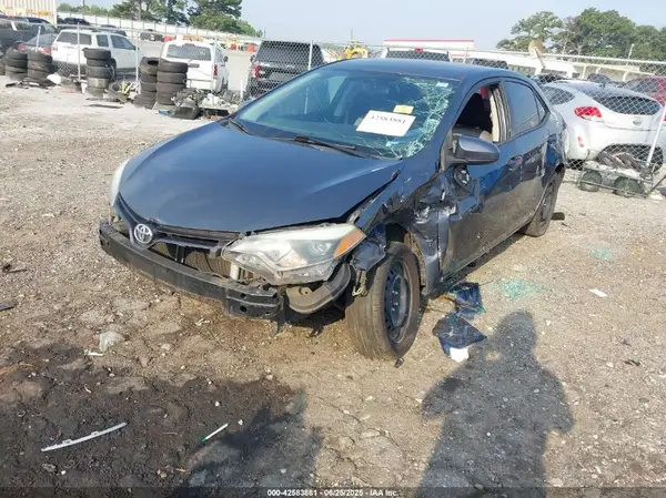 5YFBURHE2GP418111 2016 TOYOTA COROLLA - Image 2