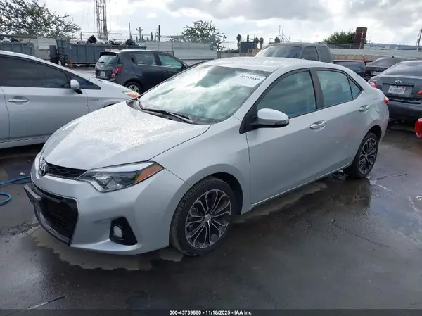 5YFBURHE2GP421574 2016 TOYOTA COROLLA - Image 2