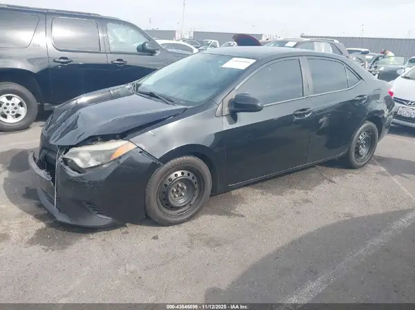 5YFBURHE2GP425558 2016 TOYOTA COROLLA - Image 2