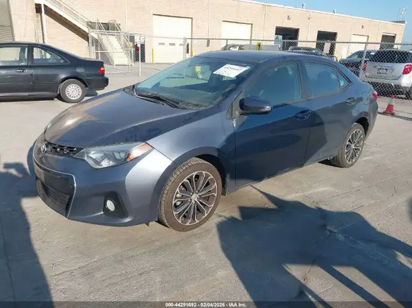 5YFBURHE2GP426533 2016 TOYOTA COROLLA - Image 2