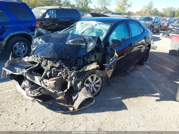 5YFBURHE2GP427813 2016 TOYOTA COROLLA - Image 2
