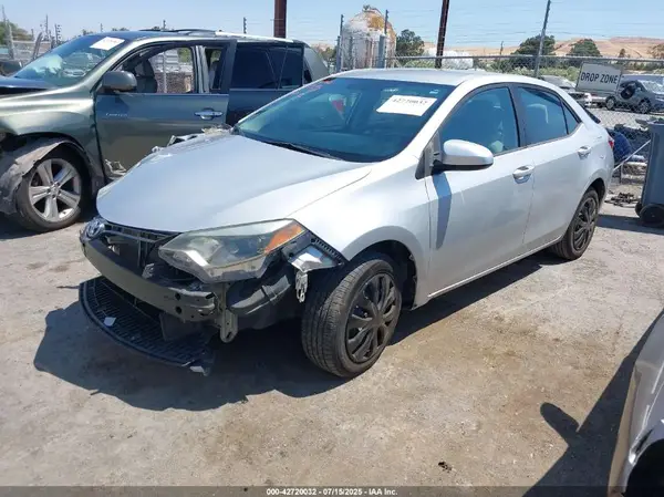 5YFBURHE2GP428251 2016 TOYOTA COROLLA - Image 2