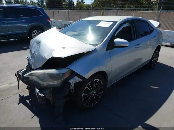 5YFBURHE2GP453425 2016 TOYOTA COROLLA - Image 2