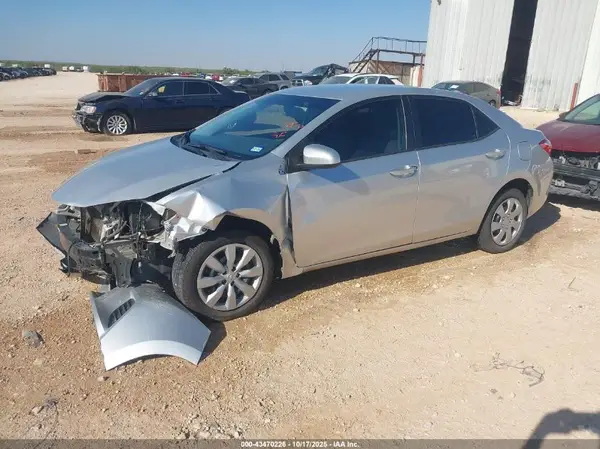 5YFBURHE2GP458933 2016 TOYOTA COROLLA - Image 2