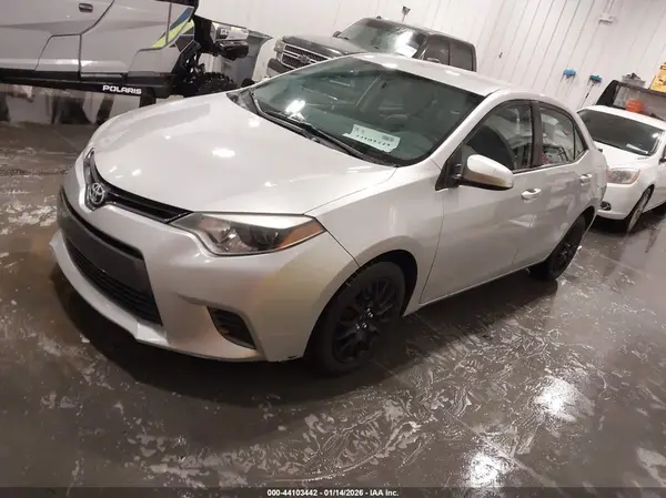 5YFBURHE2GP467440 2016 TOYOTA COROLLA - Image 2