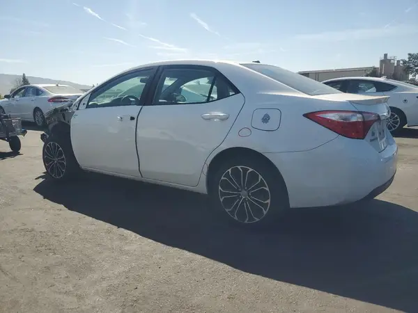 5YFBURHE2GP471178 2016 TOYOTA COROLLA - Image 2