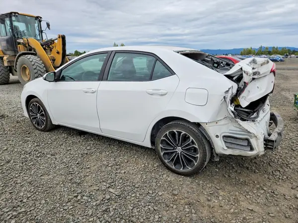 5YFBURHE2GP477031 2016 TOYOTA COROLLA - Image 2