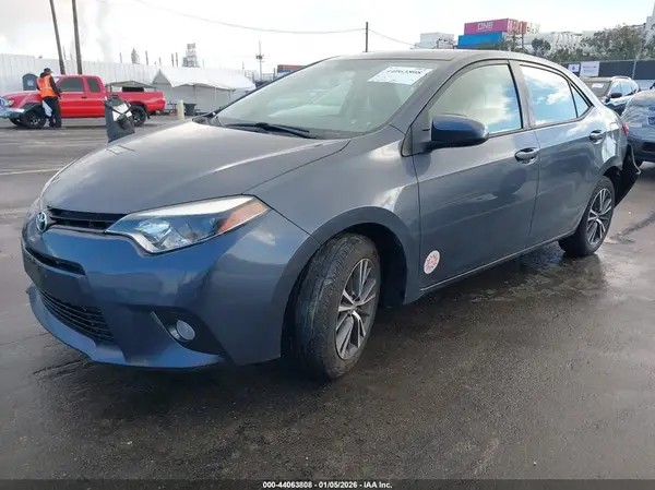 5YFBURHE2GP477269 2016 TOYOTA COROLLA - Image 2