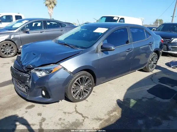 5YFBURHE2GP478003 2016 TOYOTA COROLLA - Image 2