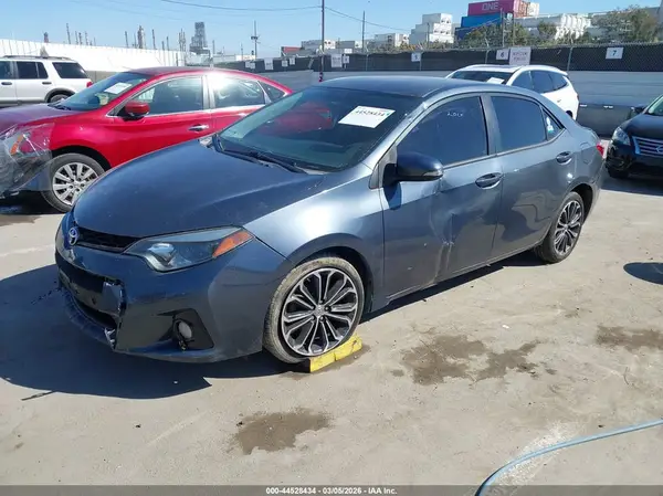 5YFBURHE2GP478468 2016 TOYOTA COROLLA - Image 2