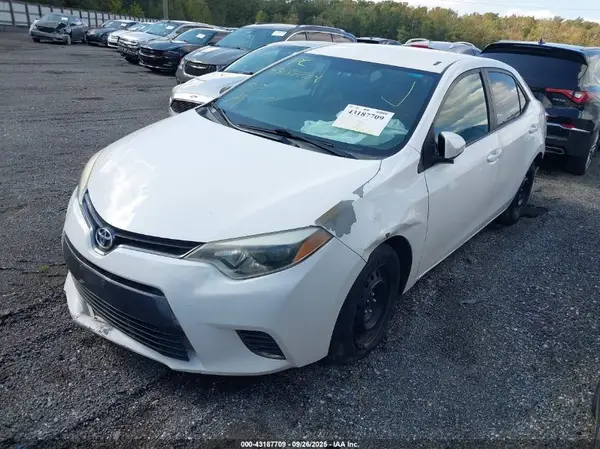 5YFBURHE2GP479474 2016 TOYOTA COROLLA - Image 2