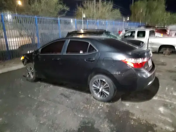 5YFBURHE2GP480305 2016 TOYOTA COROLLA - Image 2