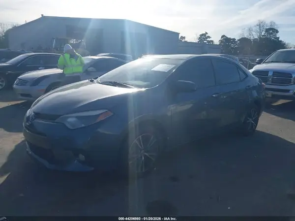 5YFBURHE2GP488868 2016 TOYOTA COROLLA - Image 2