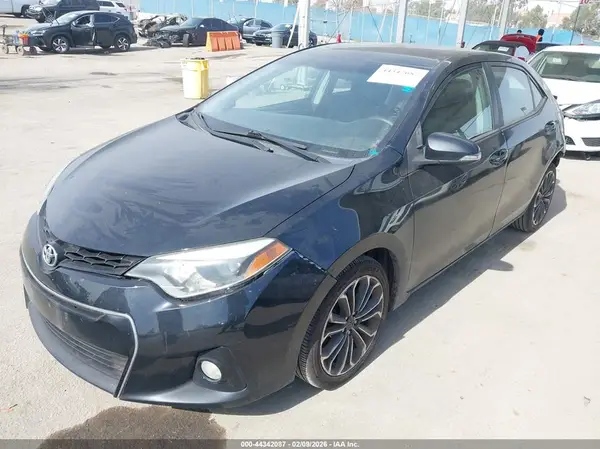 5YFBURHE2GP498901 2016 TOYOTA COROLLA - Image 2