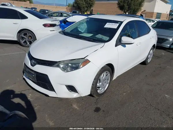 5YFBURHE2GP499708 2016 TOYOTA COROLLA - Image 2