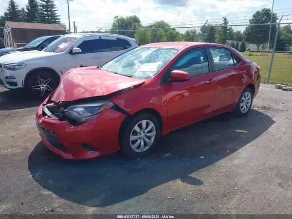 5YFBURHE2GP502803 2016 TOYOTA COROLLA - Image 2